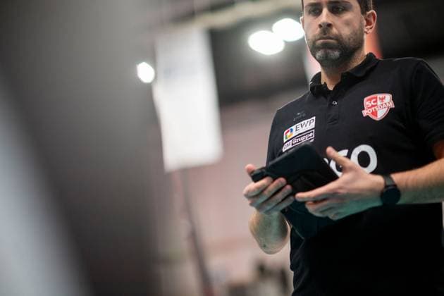 22 11 2024, Volleyball, Women, DVV Cup, Season 2024 2025, SC Potsdam Allianz MTV Stuttgart In the picture from l Coach Riccardo Boieri SC Potsdam Potsdam MBS Arena Potsdam Brandenburg Germany