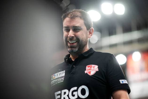 22 11 2024, Volleyball, Women, DVV Cup, Season 2024 2025, SC Potsdam Allianz MTV Stuttgart In the picture from l Coach Riccardo Boieri SC Potsdam Potsdam MBS Arena Potsdam Brandenburg Germany
