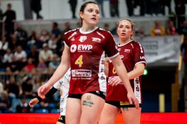 22 11 2024, Volleyball, Women, DVV Cup, Season 2024 2025, SC Potsdam Allianz MTV Stuttgart In the picture from l Jenna Ewert SC Potsdam ,Eleanor Holthaus SC Potsdam Potsdam MBS Arena Potsdam Brandenburg Germany
