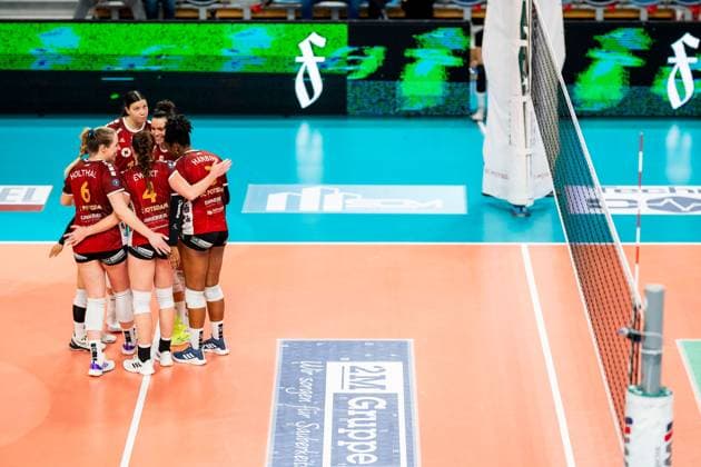 22 11 2024, Volleyball, Women, DVV Cup, Season 2024 2025, SC Potsdam Allianz MTV Stuttgart In the picture f l players from SC Potsdam joy,happy,laughing Potsdam MBS Arena Potsdam Brandenburg Germany