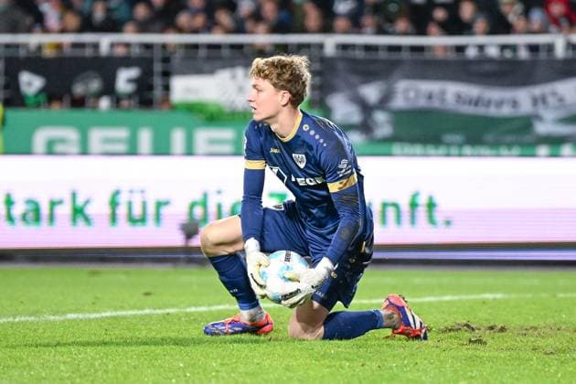 22 11 2024, Football, 2 Bundesliga, Matchday 13 Season 2024 2025, Preußen Münster 1 FC Köln, Goalkeeper Johannes Schenk Preußen Münster xRHR PHOTO TKx Copyright: RHR-FOTOx RHR-FOTO TK