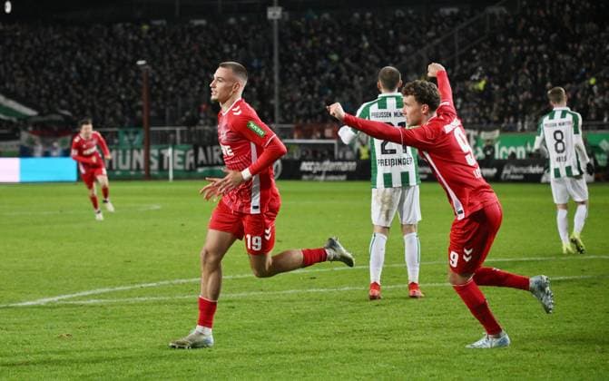 Cheer 0 1 Tim Lemperle 1 FC Koeln , Luca Waldschmidt 1 FC Koeln , v li 22 11 2024, Soccer 2 Bundesliga, Matchday 13, Season 2024 2025 Preußen Münster 1 FC Köln Muenster Preussenstadion Nordrhein Westfalen Germany Team2