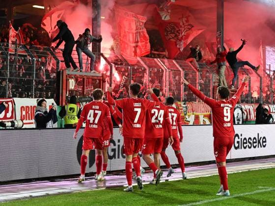 Tim Lemperle 1 FC Koeln celebrates after scoring his team™s first goal with teammates during the 2 Bundesliga match between Preußen Münster and 1 FC Köln at Preußenstadion on November 22, 2024 in Münster, Germany Germany Photo by Ralf Treese DeFodi Images Tim Lemperle 1 FC Koeln celebrates after scoring his team™s first goal with teammates during the 2 Bundesliga match between Preußen Münster and 1 FC Köln at Preußenstadion on November 22, 2024 in Münster, Germany Photo by Ralf Treese DeFodi Images DFB DFL REGULATIONS PROHIBIT ANY USE OF PHOTOGRAPHS AS IMAGE SEQUENCES AND OR QUASI VIDEO Defodi 521 SCPKOE20241122 038 Defodi-521 not used in POL SRB CRO FRA GBR NED ITA USA DFB DFL REGULATIONS PROHIBIT ANY USE OF PHOTOGRAPHS AS IMAGE SEQUENCES AND OR QUASI-VIDEO.