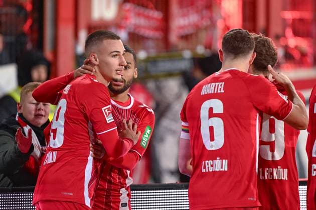 22 11 2024, Football, 2 Bundesliga, Matchday 13 Season 2024 2025, Preußen Münster 1 FC Köln, Tim Lemperle 1 FC Köln celebrates the goal for 1 0 with the team xRHR PHOTO TKx Copyright: RHR-FOTOx RHR-FOTO TK