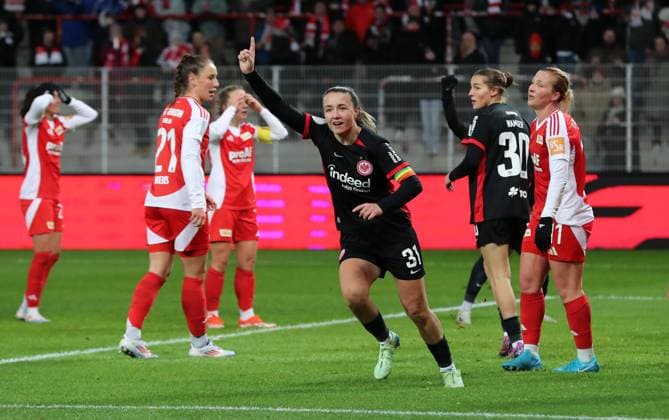Tanja Pawollek cheers after 0 1 Joy Emotion Cheering Sport Football Soccer Women Women DFB Cup Round of 16 Season 2024 2025 22 11 2024 1 FC Union Berlin vs SG Eintracht Frankfurt SGE DFL regulations prohibit any use of photographs as image sequences and or quasi video