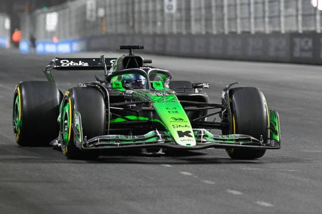 LAS VEGAS, NV - NOVEMBER 21: Stake F1 Team Kick Sauber driver Vaitteri Bottas (77) of Finland enters turn 14 during free practice 2 of the Formula 1 Heineken Las Vegas Grand Prix on November 21, 2024, at the Las Vegas Street Circuit in Las Vegas, Nevada. (Photo by Ken Murray Icon Sportswire) AUTO: NOV 21 F1 Heineken Silver Las Vegas Grand Prix EDITORIAL USE ONLY Icon241121173