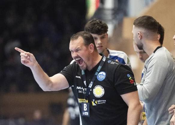 DAIKIN HBL HANDBALL MEN 1 BL 11 GAME DAY THSV EISENACH MT MELSUNGEN FOR EDITORIAL PURPOSES ONLY p 22 11 2024 Eisenach DAIKIN HBL Handball 1 Bundesliga Herren Saison 2024 2025 11 Spieltag Werner Assmann Halle ThSV Eisenach MT Melsungen im Foto Trainer Misha Kaufmann ThSV Eisenach Germany Thüringen Eisenach Copyright SaschaxFromm Copyright: SaschaxFromm doc7y61k02zckg7wkmm5zz ,EDITORIAL USE ONLY Copyright: SaschaxFromm