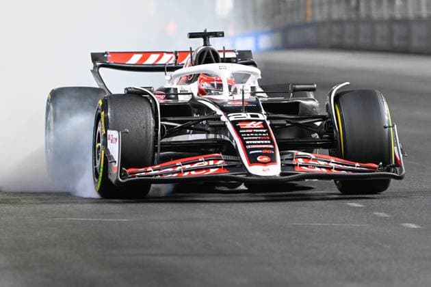 LAS VEGAS, NV - NOVEMBER 21: MoneyGram HAAS F1 Team driver Kevin Magnussen (20) of Denmark brakes hard before entering turn 14 during free practice 2 of the Formula 1 Heineken Las Vegas Grand Prix on November 21, 2024, at the Las Vegas Street Circuit in Las Vegas, Nevada. (Photo by Ken Murray Icon Sportswire) AUTO: NOV 21 F1 Heineken Silver Las Vegas Grand Prix EDITORIAL USE ONLY Icon241121197