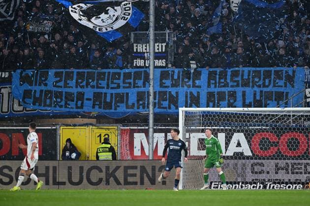 Paderborn, Home Deluxe Arena, 22 11 24, GER, Herren, 2 Bundesliga, Saison 2024 2025, SC Paderborn 07 1 FC Nuernberg Bild Fankurve, Fans, Fanblock Paderborn Only for editorial use DFL regulations prohibit any use of photographs as image sequences and or quasi video NRW Germany