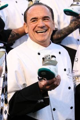 Formula 1 2024: F1 Las Vegas Grand Prix - Bellagio Fountain Club NOV 22 November 22, 2024: Chef Jean-Georges Vongerichten holds a Shoey during the Bellagio Fountain Club open house during the F1 Las Vegas Grand Prix Fan Experience in Las Vegas, NV. Christopher Trim CSM. (Credit Image: Â Christopher Trim Cal Media) Las Vegas Nevada United States of America EDITORIAL USE ONLY Copyright: xx ZUMA-20241122_zma_c04_112.jpg ChristopherxTrimx csmphotothree323323