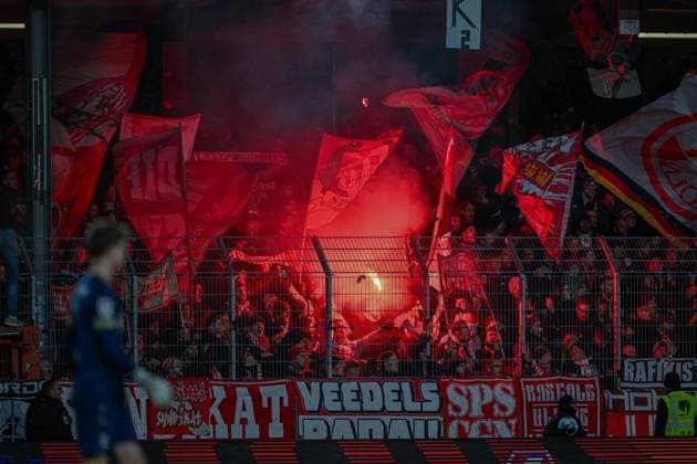 2 Bundesliga SC Preußen Münster 1 FC Köln on 22 11 2024 at the Preußenstadion in Münster Fans of 1 FC Köln light a Bengal fire MT