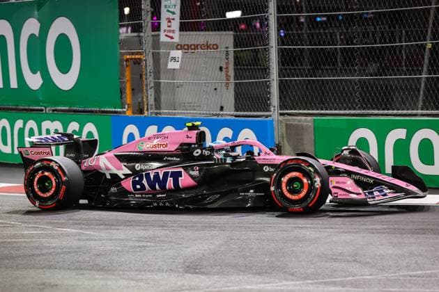 November 22, 2024: BWT Alpine F1 Team driver Pierre Gasly (10) on the track during qualifying at the F1 Las Vegas Grand Prix in Las Vegas, NV. CSM. Las Vegas United States of America - ZUMAc04_ 20241122_zma_c04_328 Copyright: xChristopherxTrimx