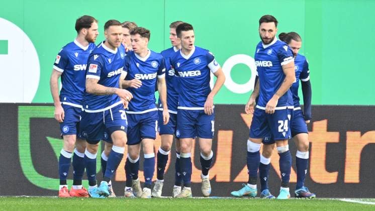 23 11 2024 Soccer Season 2024 2025 2 Soccer Bundesliga 13 Matchday SpVgg Greuther Fürth Kleeblatt Karlsruher SC KSC Karlsruhe Sportfoto Zink xwoxzix DFL regulations prohibit any use of photographs as image sequences and or quasi video only for editorial use Torjubel Jubel Freude nach Treffer Tor Torschuß zum 1 1 durch Budu Zivzivadze 11, Karlsruher SC KSC