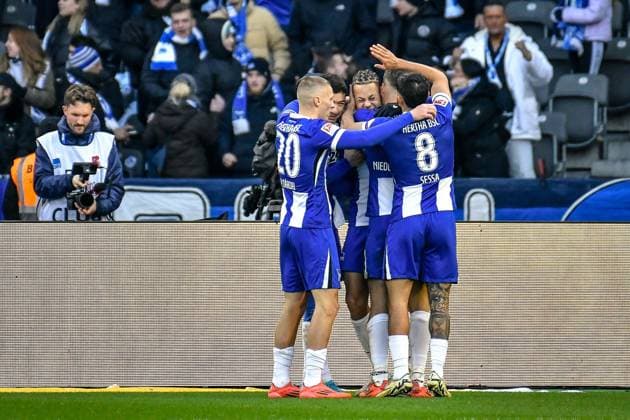23 11 2024, xlakx, Soccer 2 Bundesliga, Hertha BSC Berlin SSV Ulm 1846 emspor, v l Pal Dardai Hertha BSC 20 ,Ibrahim Maza Hertha BSC 10 ,Cheering after the 2 1 by Derry Scherhant Hertha BSC 39 ,Kevin Sessa Hertha BSC 8 DFL DFB REGULATIONS PROHIBIT ANY USE OF PHOTOGRAPHS as IMAGE SEQUENCES and or QUASI VIDEO Daniel Lakomski Jan Huebner Berlin Daniel Lakomski