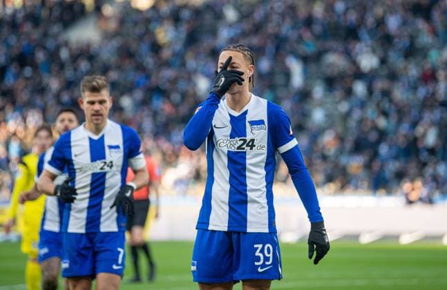 Soccer, Men, Season 2024 2025, 2 Bundesliga 13 Matchday , Hertha BSC SSV Ulm, f l Florian Niederlechner Hertha BSC , Derry Scherhant Hertha BSC , Celebration after goal to 2 1, 23 11 2024, Copyright: xSebastianxRäppold MatthiasxKochx