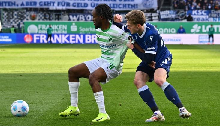 23 11 2024 Soccer Season 2024 2025 2 Soccer Bundesliga 13 Matchday SpVgg Greuther Fürth Kleeblatt Karlsruher SC KSC Karlsruhe Sportfoto Zink xwoxzix DFL regulations prohibit any use of photographs as image sequences and or quasi video only for editorial use Noel Futkeu 9, SpVgg Greuther Fürth David Herold 20, Karlsruher SC KSC
