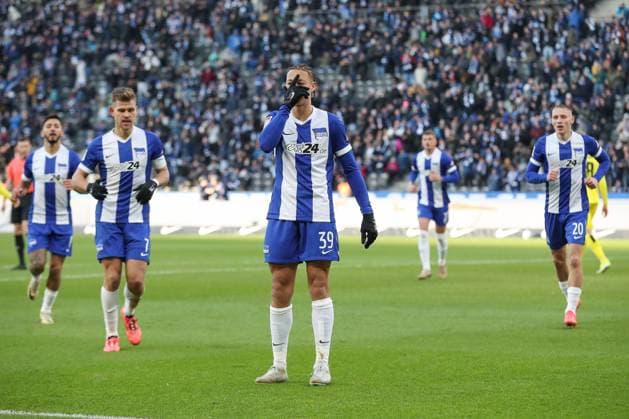 23 11 2024, xtgx, Fussball 2 Bundesliga, Hertha BSC Berlin SSV Ulm 1846 emspor, v l Derry Scherhant Hertha, 39 Jubel, Torjubel, jubelt ueber das Tor, celebrate the goal, celebration DFL DFB REGULATIONS PROHIBIT ANY USE OF PHOTOGRAPHS as IMAGE SEQUENCES and or QUASI VIDEO Berlin