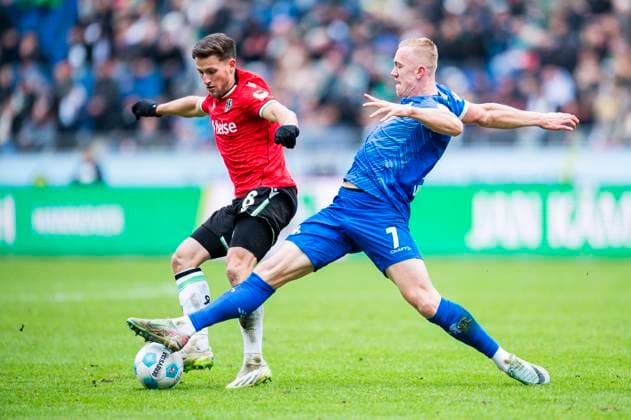23 11 2024 Soccer, 2024 2025, 2 Bundesliga, Matchday 13, Hannover 96 SV Darmstadt 98 L R Enzo Leopold Hannover , Isac Lidberg Darmstadt DFL REGULATIONS PROHIBIT ANY USE OF PHOTOGRAPHS AS IMAGE SEQUENCES AND OR QUASI VIDEO Hannover Lower Saxony Germany Heinz von Heiden Arena