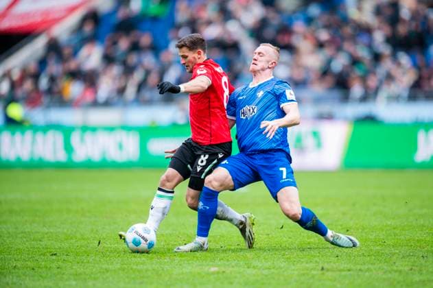 23 11 2024 Soccer, 2024 2025, 2 Bundesliga, Matchday 13, Hannover 96 SV Darmstadt 98 L R Enzo Leopold Hannover , Isac Lidberg Darmstadt DFL REGULATIONS PROHIBIT ANY USE OF PHOTOGRAPHS AS IMAGE SEQUENCES AND OR QUASI VIDEO Hannover Lower Saxony Germany Heinz von Heiden Arena