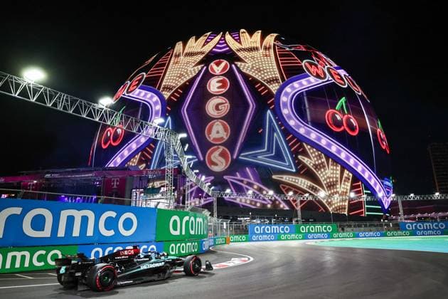 (241123) -- LAS VEGAS , Nov. 23, 2024 -- Mercedes British driver George Russell competes during the qualifying session of the 2024 Formula One U.S. Grand Prix at Las Vegas Circuit, in Las Vegas, the United States, Nov. 22, 2024. (Photo by Xinhua) (SP)U.S.-LAS VEGAS-F1-GRAND PRIX-QUALIFYING SESSION QianxJun 