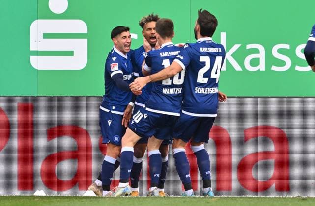 23 11 2024 Soccer Season 2024 2025 2 Soccer Bundesliga 13 Matchday SpVgg Greuther Fürth Kleeblatt Karlsruher SC KSC Karlsruhe Sportfoto Zink xwoxzix DFL regulations prohibit any use of photographs as image sequences and or quasi video only for editorial use Torjubel Jubel Freude nach Treffer Tor Torschuß zum 1 2 durch Bambase Conte 31, Karlsruher SC KSC