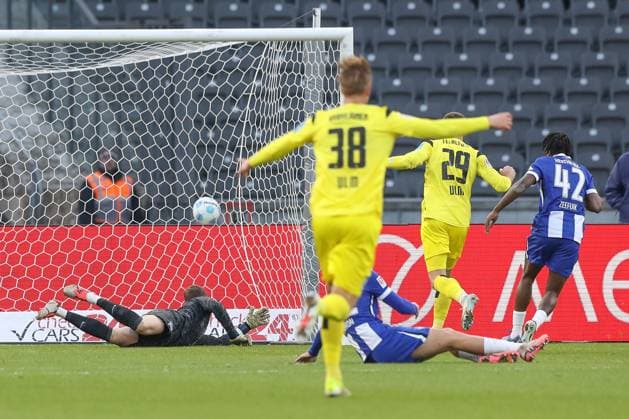 23 11 2024, xtgx, Fussball 2 Bundesliga, Hertha BSC Berlin SSV Ulm 1846 emspor, v l Maurice Krattenmacher Ulm, 30 schiesst Tor, schießt, Torschuetze, erzielt Tor, Treffer, scores the goal 2 2 DFL DFB REGULATIONS PROHIBIT ANY USE OF PHOTOGRAPHS as IMAGE SEQUENCES and or QUASI VIDEO Berlin