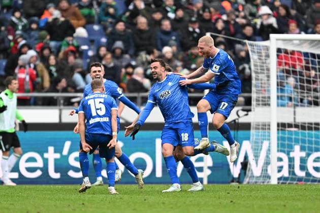 2 Bundesliga Hannover 06 SV Darmstadt 98 on 23 11 2024 at the HDI Arena in Hannover Cheering, goal celebration, goal scorer, goal scorer Philipp Förster Foerster Darmstadt cheers after his goal to 0 1 MT