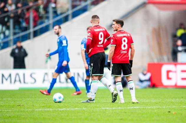23 11 2024 Soccer, 2024 2025, 2 Bundesliga, Matchday 13, Hannover 96 SV Darmstadt 98 L R Nicolo Tresoldi Hannover , Enzo Leopold Hannover after the goal to 0 1 by Philipp Förster Darmstadt DFL REGULATIONS PROHIBIT ANY USE OF PHOTOGRAPHS AS IMAGE SEQUENCES AND OR QUASI VIDEO Hannover Lower Saxony Germany Heinz von Heiden Arena