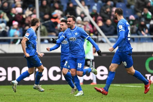 2 Bundesliga Hannover 06 SV Darmstadt 98 on 23 11 2024 at the HDI Arena in Hannover Cheering, goal celebration, goal scorer, goal scorer Philipp Förster Foerster Darmstadt cheers after his goal to 0 1 MT