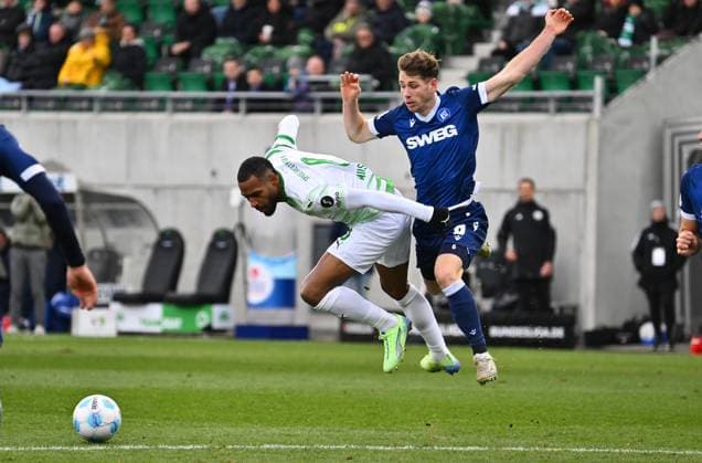 23 11 2024 Soccer Season 2024 2025 2 Soccer Bundesliga 13 Matchday SpVgg Greuther Fürth Kleeblatt Karlsruher SC KSC Karlsruhe Sportfoto Zink xwoxzix DFL regulations prohibit any use of photographs as image sequences and or quasi video only for editorial use Marlon Mustapha 8, SpVgg Greuther Fürth Leon Jensen 6, Karlsruher SC KSC