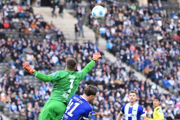 Niclas Thiede SSV Ulm 1846, 1 GER, Hertha BSC vs SSV Ulm 1846, Football, Bundesliga 2, Season 2024 2025, Matchday 13, 23 11 2024 DFL REGULATES PROHIBIT ANY USE OF PHOTOGRAPHS AS IMAGE SEQUENCES AND OR QUASI VIDEO GER, Hertha BSC vs SSV Ulm 1846, Football, Bundesliga 2, Season 2024 2025, Matchday 13, 23 11 2024 Berlin Copyright: xEibner-Pressefoto RyanxSleimanx EP_RSN