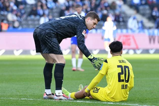 Tjark Ernst Hertha BSC Berlin, 1 and Laurin Ulrich SSV Ulm 1846, 20 GER, Hertha BSC vs SSV Ulm 1846, Football, Bundesliga 2, Season 2024 2025, Matchday 13, 23 11 2024 DFL REGULATIONS PROHIBIT ANY USE OF PHOTOGRAPHS AS IMAGE SEQUENCES AND OR QUASI VIDEO GER, Hertha BSC vs SSV Ulm 1846, Football, Bundesliga 2, Season 2024 2025, Matchday 13, 23 11 2024 Berlin Copyright: xEibner-Pressefoto RyanxSleimanx EP_RSN