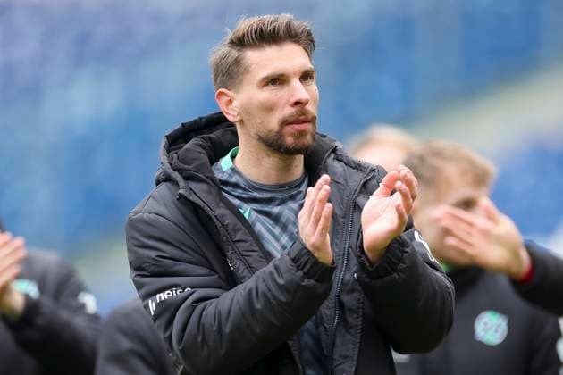 Goalkeeper Ron Robert Zieler Hannover 96 looks disappointed, 2 Bundesliga, Hannover 96 vs SV Darmstadt 98, Heinz von Heiden Arena on November 23, 2024 in Hanover, Germany Photo by Marco Steinbrenner DeFodi Images Goalkeeper Ron Robert Zieler Hannover 96 looks disappointed, 2 Bundesliga, Hannover 96 vs SV Darmstadt 98, Heinz von Heiden Arena, November 23, 2024 in Hanover, Germany Photo by Marco Steinbrenner DeFodi Images DFB DFL REGULATIONS PROHIBIT ANY USE OF PHOTOGRAPHS AS IMAGE SEQUENCES AND OR QUASI VIDEO Defodi 700 hannover darmstadt 20241123 080 Defodi-700 DFB DFL REGULATIONS PROHIBIT ANY USE OF PHOTOGRAPHS AS IMAGE SEQUENCES AND OR QUASI-VIDEO.