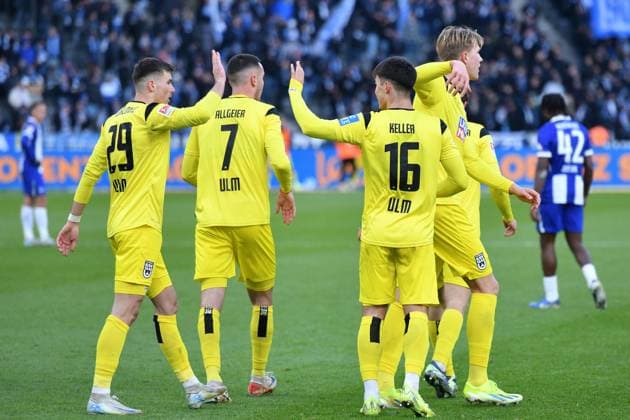 The team of SSV Ulm 1846 cheers after scoring GER, Hertha BSC vs SSV Ulm 1846, Football, Bundesliga 2, Season 2024 2025, Matchday 13, 23 11 2024 DFL REGULATIONS PROHIBIT ANY USE OF PHOTOGRAPHS AS IMAGE SEQUENCES AND OR QUASI VIDEO GER, Hertha BSC vs SSV Ulm 1846, Football, Bundesliga 2, Season 2024 2025, Matchday 13, 23 11 2024 Berlin Copyright: xEibner-Pressefoto RyanxSleimanx EP_RSN