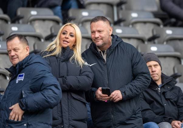 Soccer, Men, Season 2024 2025, 2 Bundesliga 13 Matchday , Hertha BSC SSV Ulm, Pal Dardai with wife Monika in the stands, 23 11 2024, Copyright: xSebastianxRäppold MatthiasxKochx