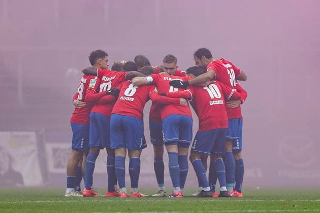 Krefeld, Germany, 23 11 24 KFC Uerdingen form a team circle during the Regionalliga West Niederrhein match between KFC Uerdingen vs MSV Duisburg at the Grotenburg Krefeld Grotenburg North Rhine Westphalia Germany Copyright: xBrauer-Fotoagenturx xAdrianxSchlx