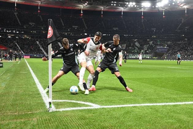 23 11 2024, xjhx, Fussball 1 Bundesliga, Eintracht Frankfurt Werder Bremen emspor, v l Olivier Deman SV Werder Bremen Igor Matanovic Eintracht Frankfurt Marco Friedl SV Werder Bremen Zweikampf, Aktion, action, battle for the ball DFL DFB REGULATIONS PROHIBIT ANY USE OF PHOTOGRAPHS as IMAGE SEQUENCES and or QUASI VIDEO Frankfurt am Main