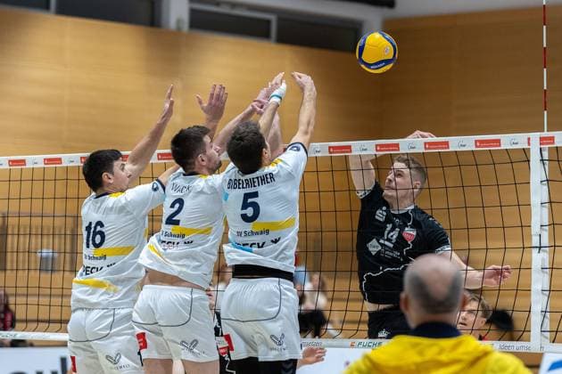 Perica Stanic SV Schwaig, 16 , Mariusz Wacek SV Schwaig, 02 , Max Bibrack SV Schwaig, 06 , Timon Schippmann TV Rottenburg, 14 , SV Schwaig Volleyball TV Rottenburg, Volleyball, 2 Bundesliga Sued, 6 Matchday, 23 11 2024 SV Schwaig Volleyball TV Rottenburg, Volleyball, 2 Bundesliga Sued, 6 Matchday, 23 11 2024 Schwaig Copyright: xEibner-Pressefoto G.xSantemizx EP_GSZ
