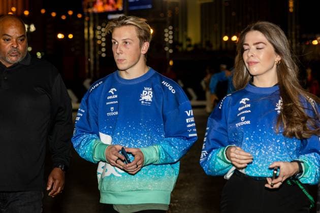 23rd November 2024; Las Vegas, Nevada, USA. F1 Las Vegas Grand Prix; Race Day; Liam Lawson (30) of New Zealand and team Visa Cash App RB F1 Team arrives at the paddock  ActionPlus12719405 BobxKupbens