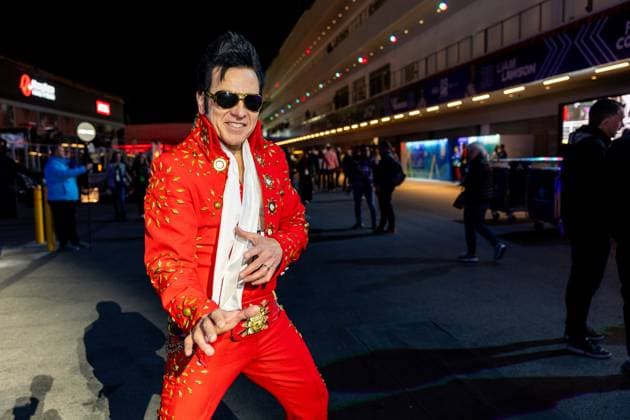 23rd November 2024; Las Vegas, Nevada, USA. F1 Las Vegas Grand Prix; Race Day; Elvis impersonator walks the paddock  ActionPlus12719411 BobxKupbens