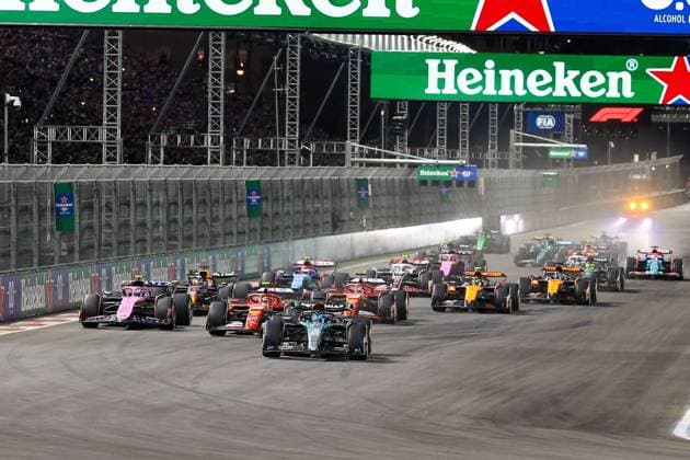 Start, George Russell Mercedes AMG , Carlos Sainz jr Scuderia Ferrari HP , Pierre Gasly Alpine , Las Vegas Grand Prix, Motorsport, Men, Formula 1, Race, 23 11 2024 Las Vegas Nevada USA Copyright: xkolbert-press ChristianxKolbertx
