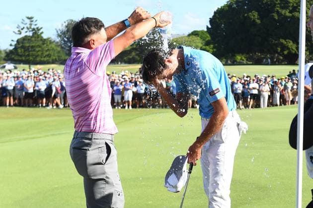 GOLF AUSTRALIAN PGA, Golf Herren Elvis Smylie of Australia (right) celebrates winning the Australian PGA Championship at Royal Queensland Golf Club in Brisbane, Sunday, November 24, 2024. ( NO ARCHIVING, EDITORIAL USE ONLY, NO USE IN BOOKS WITHOUT CONSENT BRISBANE QUEENSLAND AUSTRALIA  Copyright: xJONOxSEARLEx 20241124131872335881