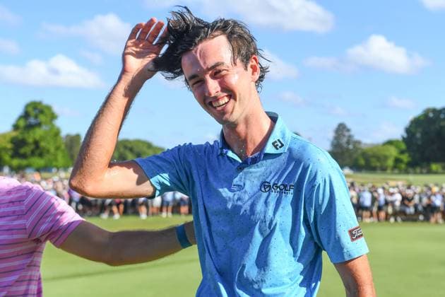 GOLF AUSTRALIAN PGA, Golf Herren Elvis Smylie of Australia (right) celebrates winning the Australian PGA Championship at Royal Queensland Golf Club in Brisbane, Sunday, November 24, 2024. ( NO ARCHIVING, EDITORIAL USE ONLY, NO USE IN BOOKS WITHOUT CONSENT BRISBANE QUEENSLAND AUSTRALIA  Copyright: xJONOxSEARLEx 20241124145355413234