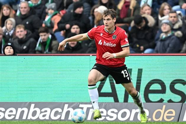 2 Bundesliga Hannover 06 SV Darmstadt 98 on 23 11 2024 at the HDI Arena in Hannover Max Christiansen Hannover 96 on the ball MT