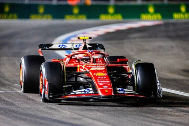 23rd November 2024; Las Vegas, Nevada, USA. F1 Las Vegas Grand Prix; Race Day; Carlos Sainz (55) of Spain and team Scuderia Ferrari navigates a curve  ActionPlus12719541 BobxKupbens