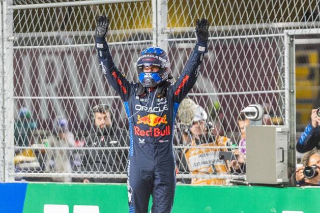 23rd November 2024; Las Vegas, Nevada, USA. F1 Las Vegas Grand Prix; Race Day; Max Verstappen (1) of Netherlands and team Oracle Red Bull Racing celebrates winning the Formula 1 World Drivers Championship  ActionPlus12719554 BobxKupbens
