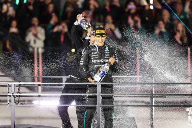 Formula 1 2024: Formula 1 Las Vegas Grand Prix NOV 23. November 23, 2024: Mercedes-AMG Petronas F1 Team driver George Russell (63) has champagne sprayed on him after finishing in first place during the Formula One Heineken Silver Las Vegas Grand Prix 2024 on the Las Vegas Street Circuit in Las Vegas, NV. Christopher Trim CSM. (Credit Image: Â Christopher Trim Cal Media) Las Vegas Nevada United States of America EDITORIAL USE ONLY Copyright: xx ZUMA-20241123_zma_c04_892.jpg ChristopherxTrimx csmphotothree324831