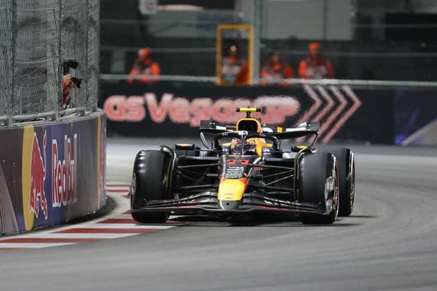 LAS VEGAS, NV - NOVEMBER 23: Sergio Perez (11) Oracle Red Bull Racing in action during the F1 Heineken Silver Las Vegas Grand Prix on Saturday, Nov. 23, 2024, at the Las Vegas Street Circuit in Las Vegas, Nevada. (Photo by Marc Sanchez Icon Sportswire) AUTO: NOV 23 F1 Heineken Silver Las Vegas Grand Prix EDITORIAL USE ONLY Icon14424112335151