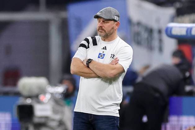 Coach Steffen Baumgart Hamburger SV looks dejected, 2 Bundesliga, Hamburger SV vs FC Schalke 04, Volksparkstadion, November 23, 2024 in Hamburg, Germany Photo by Marco Steinbrenner DeFodi Images Coach Steffen Baumgart Hamburger SV looks dejected, 2 Bundesliga, Hamburger SV vs FC Schalke 04, Volksparkstadion, November 23, 2024 in Hamburg, Germany Photo by Marco Steinbrenner DeFodi Images DFB DFL REGULATIONS PROHIBIT ANY USE OF PHOTOGRAPHS AS IMAGE SEQUENCES AND OR QUASI VIDEO Defodi 700 hsv schalke 20241123 163 Defodi-700 DFB DFL REGULATIONS PROHIBIT ANY USE OF PHOTOGRAPHS AS IMAGE SEQUENCES AND OR QUASI-VIDEO.