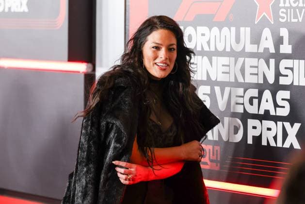 Model Ashley Graham, Las Vegas Grand Prix, Motorsport, Men, Formula 1, Race, 23 11 2024 Las Vegas Nevada USA Copyright: xkolbert-press ChristianxKolbertx
